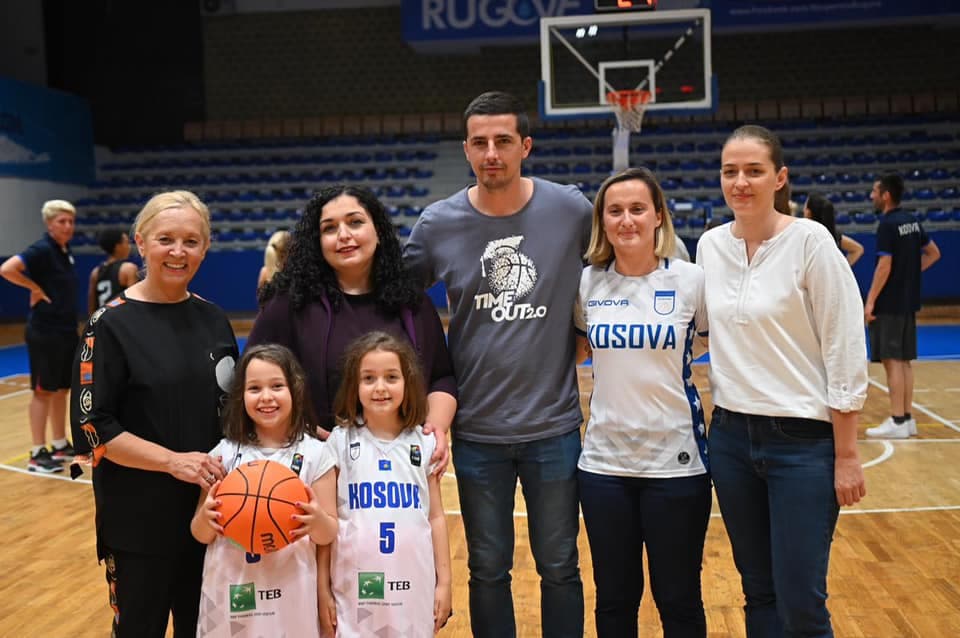 Osmani viziton vashat e Kombëtares së Kosovës në Basketboll