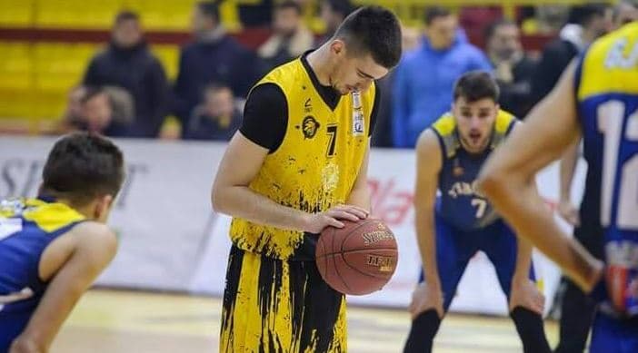 Arian Qallaku rikthehet te KB Peja         