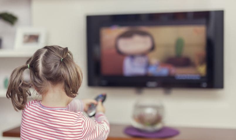 13 benefite nga të shikuarit televizor