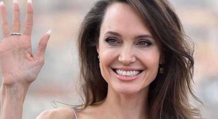 Angelina Jolie thyen rekord, për tri ditë arrinë 8.3 milionë ndjekës në Instagram