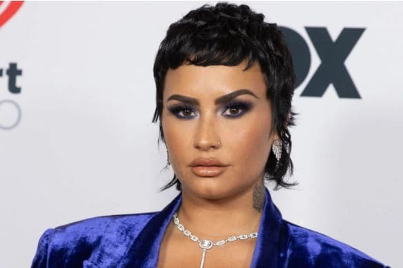 Demi Lovato mban zi për vdekjen e qenit të familjes