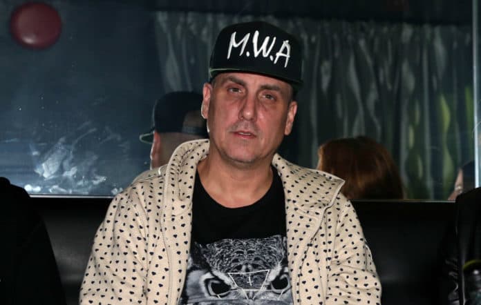 Mike Dean largohet nga produksioni i albumit të Kanye West-it