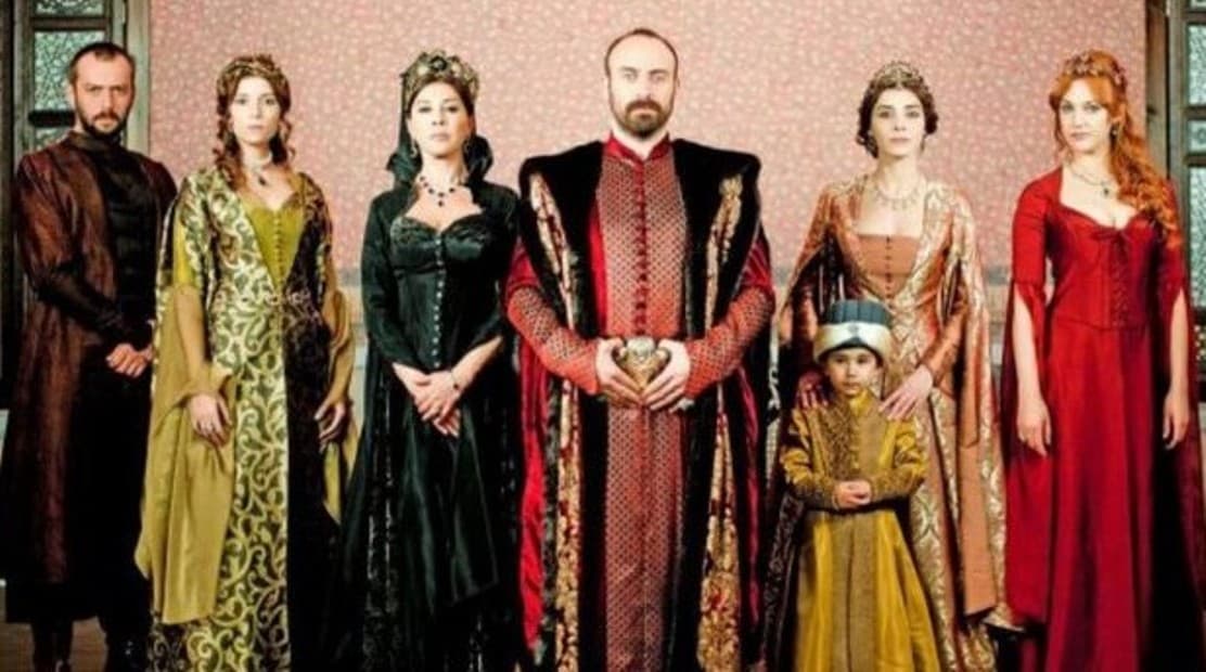 Vdes aktorja e njohur e serialit “Sulejmani i Madhërishëm”