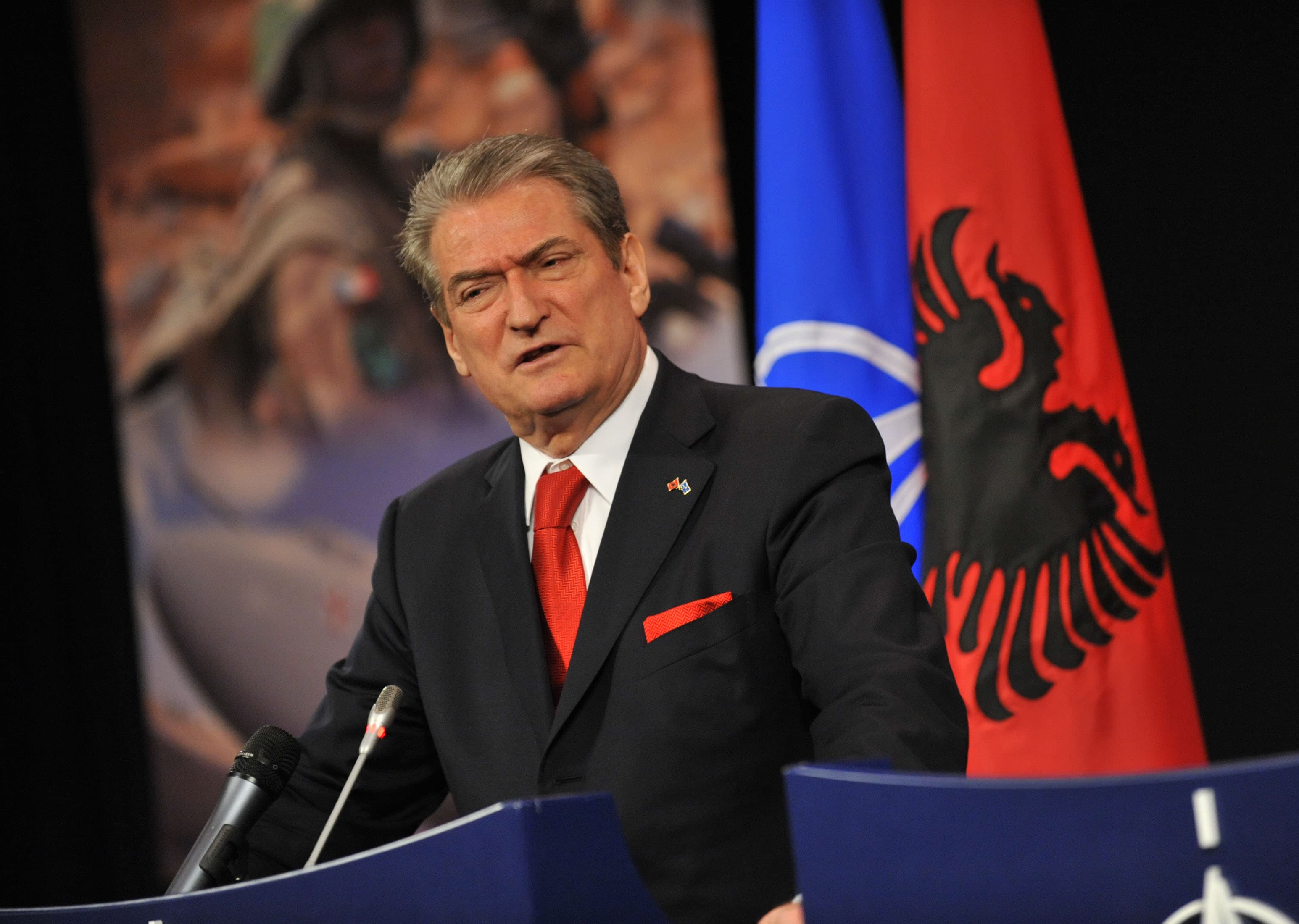 Berisha thotë se Shqipëria nuk plotëson kriteret për të qenë anëtare e NATO-s