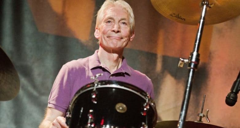 Vdes në moshën 80 vjeçare bateristi i "Rolling Stones"
