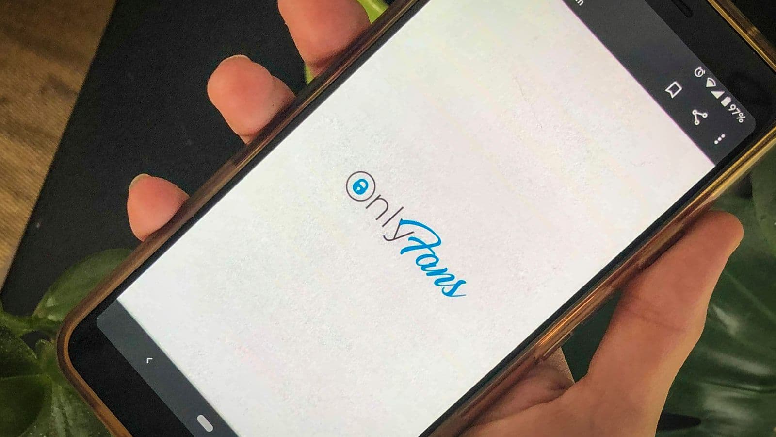 OnlyFans anulon vendimin për ndalim të përmbajtjeve seksuale
