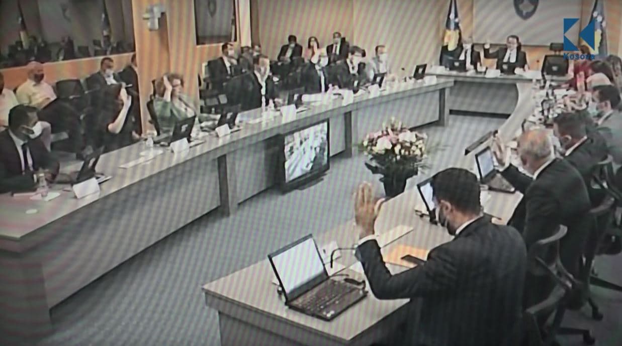 Miratohen masat e reja, rikthehen maskat dhe për tubime kërkohet dëshmia e vaksinimit (FOTO)