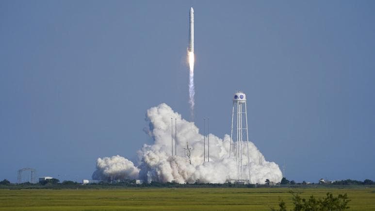 Avokado dhe akullore shpërthejnë në hapësirë për astronautët e uritur
