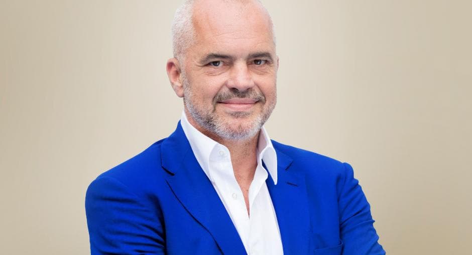 Për një lider kosovar që “nuk i hëngri luli” për Macronin e Merkelin dhe për tjetrin që bën monolog për dialogun