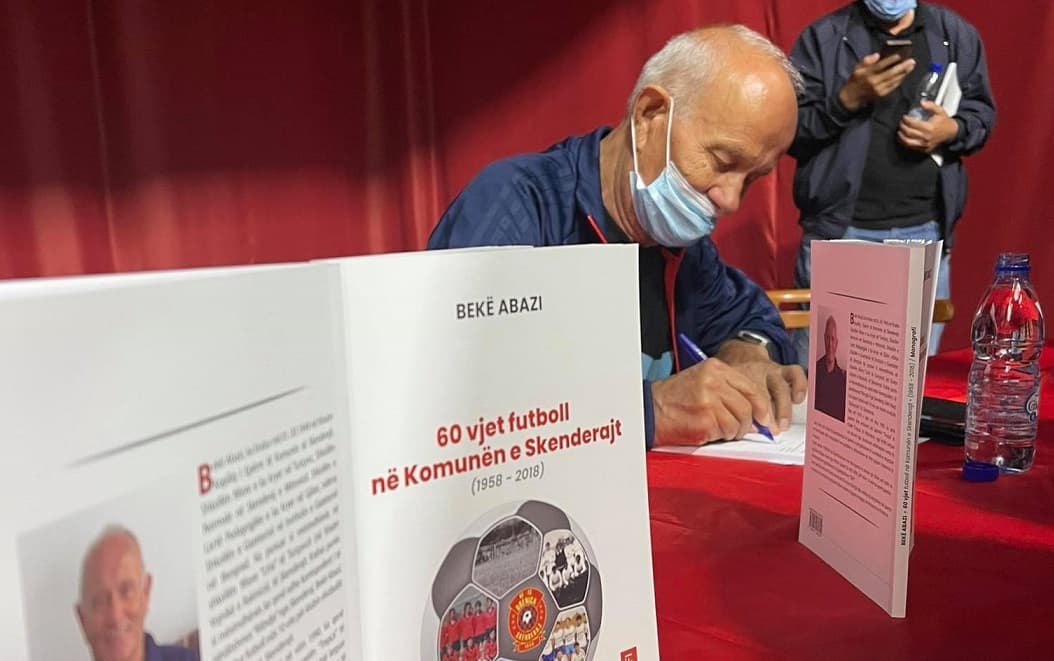 Promovohet monografia “60 vjet futboll në Komunën e Skenderajt” e Bekë Abazit
