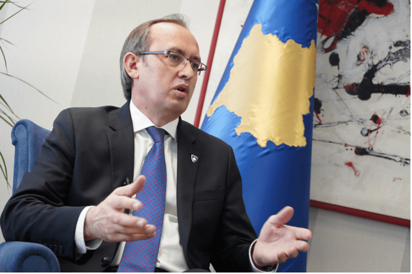 Qeveria ndau 17.5 milionë euro për t'ua paguar rrymën barrikaduesve, thotë Hoti