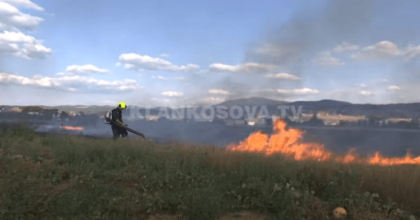 Shtedim, digjen hamulloret, shpëtohen shtëpitë (VIDEO)
