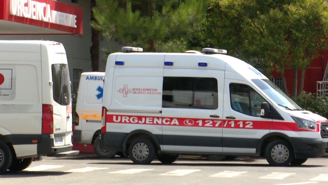 Një i vdekur dhe 33 raste të reja me COVID-19 në Shqipëri