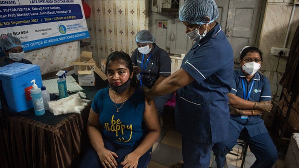 India jep 20 milionë vaksina për të shënuar ditëlindjen e kryeministrit (FOTO)