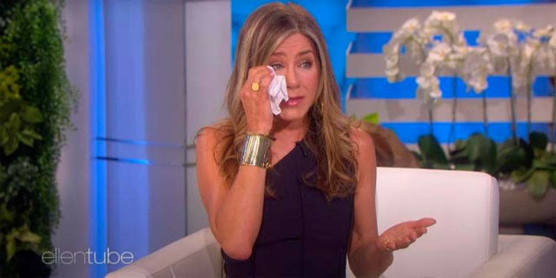 Jennifer Aniston përlotet në episodën lamtumirës në sezonin e 19-të dhe të fundit të "The Ellen DeGeneres Show"