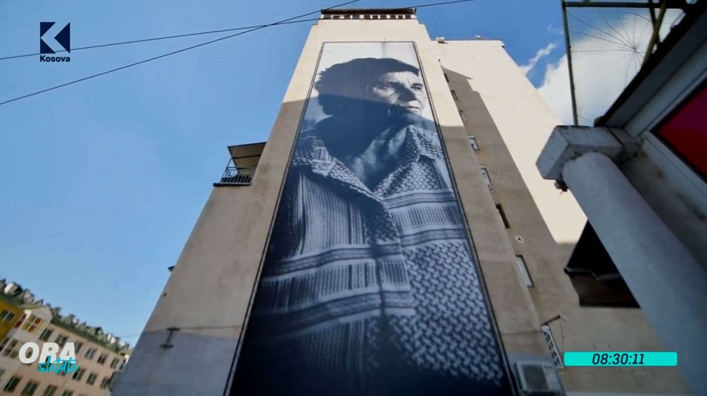 Bienalja e Prishtinës nis festivalin me moton "Në duart tona" (VIDEO)