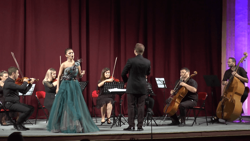 Instrumentistët e Kosovës në Vlorë, artistët nga Prishtina emocionojnë qytetin bregdetar