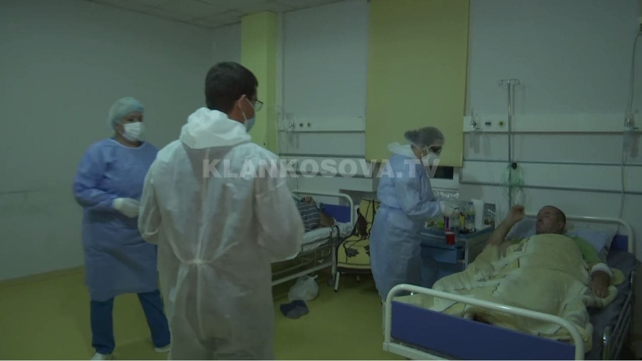 90 përqind e pacientëve me COVID në Spitalin e Mitrovicës janë me oksigjeno-terapi (VIDEO)