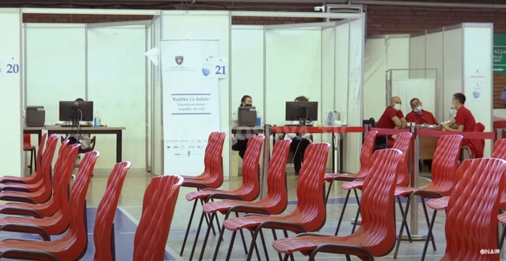 Institucionet plotësojnë listat e të vaksinuarve (VIDEO)