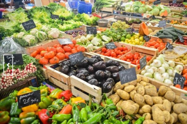 Dieta e pasur me bimë mund të ulë shanset për COVID-19 të rëndë, sipas një studimi