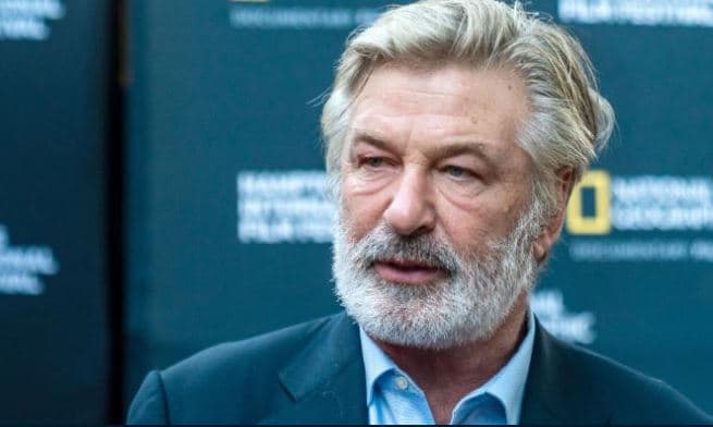 Alec Baldwin flet për Halyna Hutchins dhe përdorimin e armëve në xhirime filmi