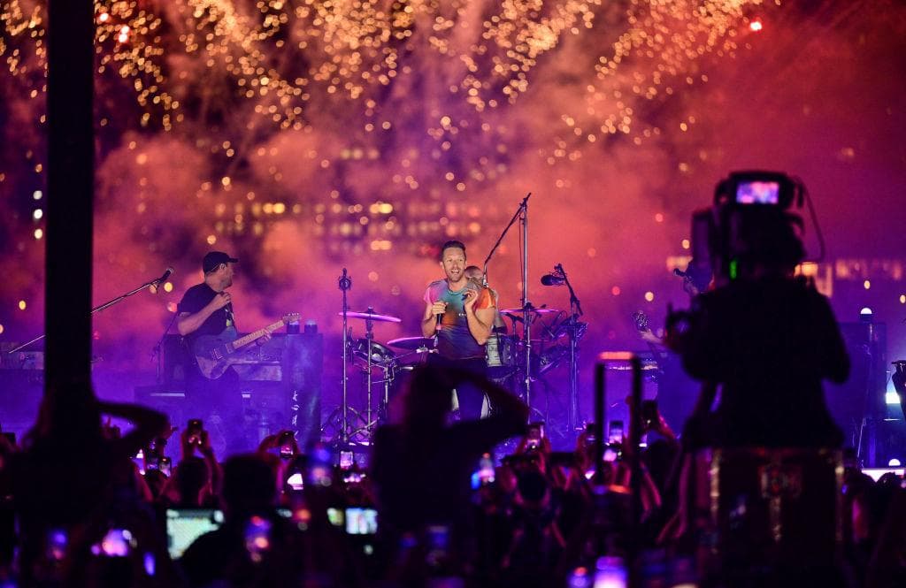 Coldplay publikon albumin e ri me performancë të drejtpërdrejtë (VIDEO)