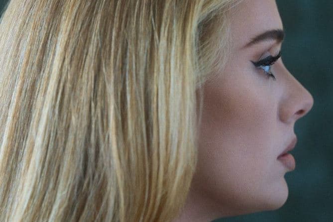 Adele publikon këngën e parë të albumit të ri (VIDEO)