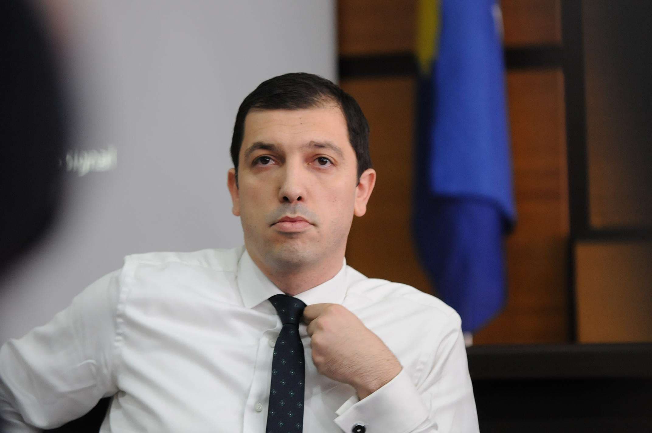 Qeveria e kursimeve, apo shkaktarja e “trombozës” ekonomike!