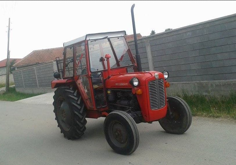 Arrestohet i dyshuari për vjedhje të një traktori në Sfeçël të Podujevës