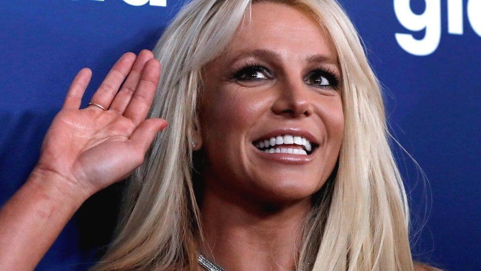 Britney Spears lirohet zyrtarisht nga kujdestaria prej 13 vjetësh