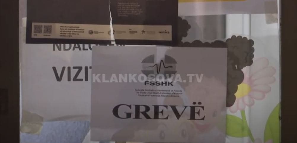 Mjekët me grevë kërkojnë Ligjin për Paga, pacientët ankohen (VIDEO)