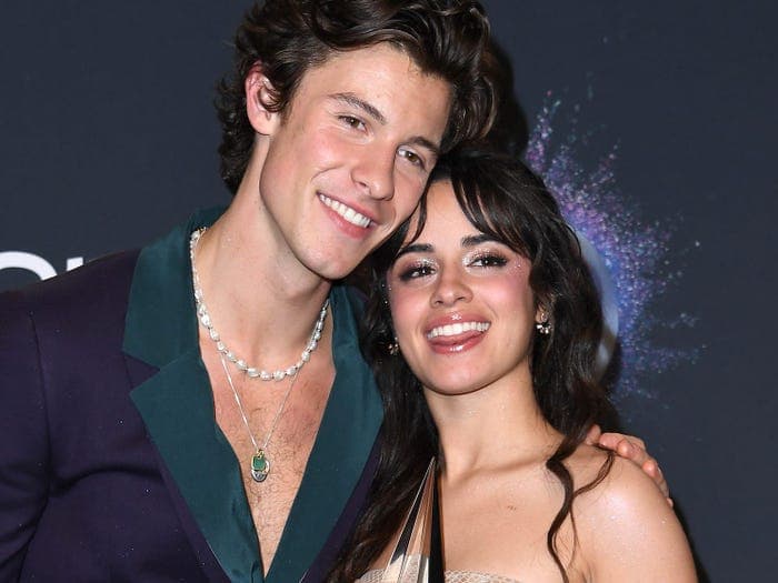 Ndahen Shawn Mendes dhe Camila Cabello (FOTO)