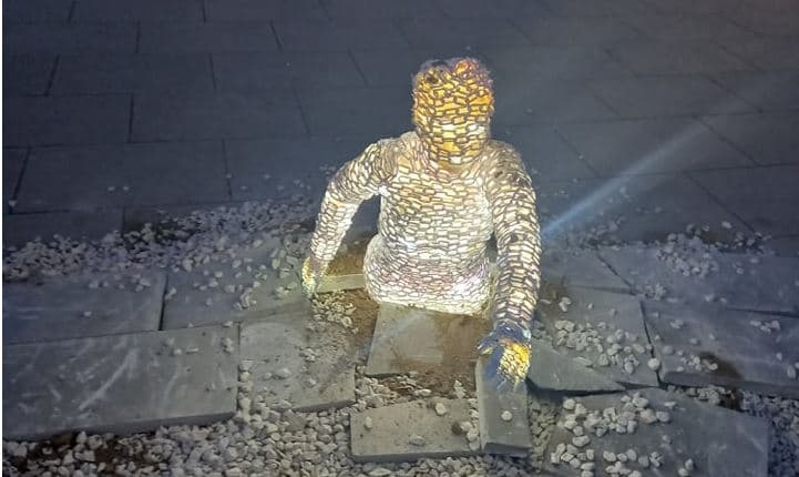 Ekspozita “Më gjeni”, kritikë harresës për të zhdukurit