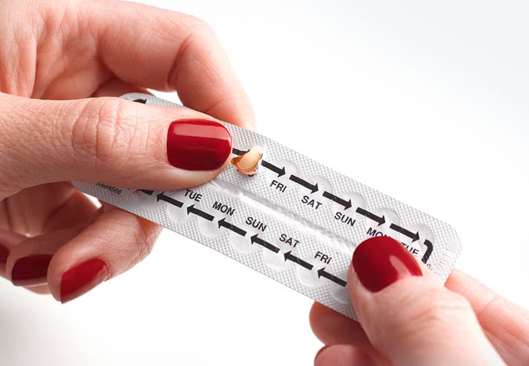 Studim: Vaksina ndaj COVID, mund të ndikojë vetëm në ciklet menstruale të grave në kontracepsion