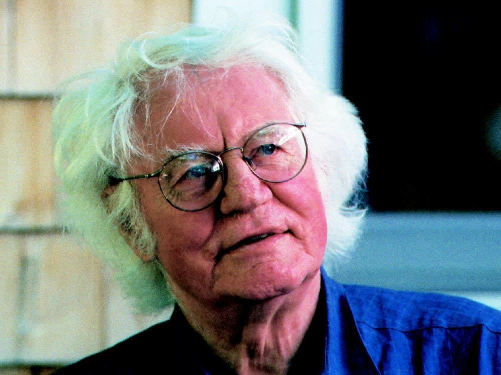 Vdiq në moshën 94-vjeçare poeti i njohur amerikan, Robert Bly