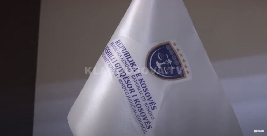 KGJK mblidhet sot, në rend dite kërkesa për tërheqjen e dorëheqjeve të gjyqtarëve serbë