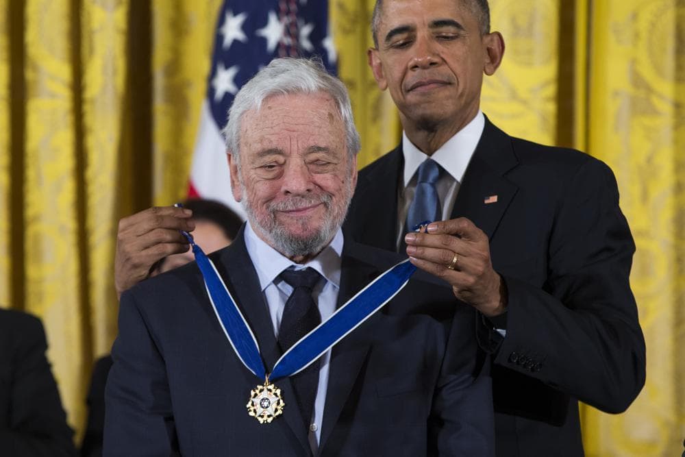 Vdes në moshën 91 vjeçare legjenda e teatrit muzikor dhe shkrimtari Stephen Sondheim