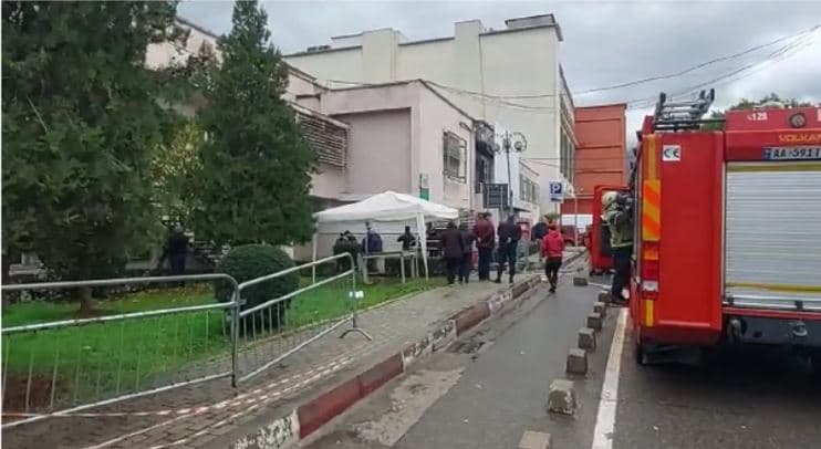 Zjarr në një spital ku po trajtoheshin pacientët me COVID-19 në Tiranë