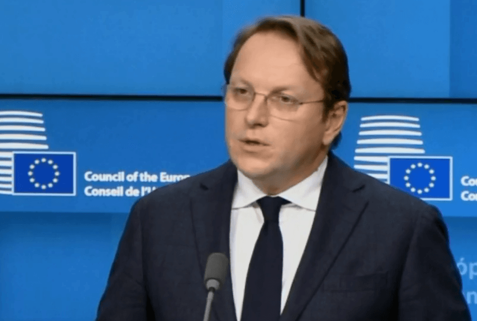 Eurokomisioneri Varhelyi: Presim të hapim kapitujt e parë me Shqipërinë