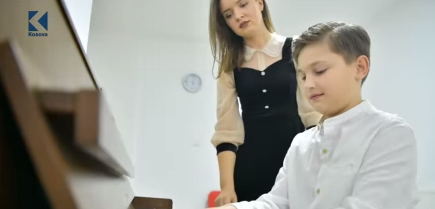 Muzika dhe zhvillimi i fëmijëve përmes saj (VIDEO)