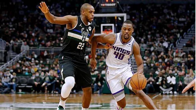 Bucks fitojnë me vështirësi ndaj Sacramento Kings (VIDEO)