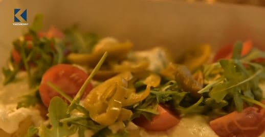 Si përgatiten patatet me salcën “Alfredo” (VIDEO)