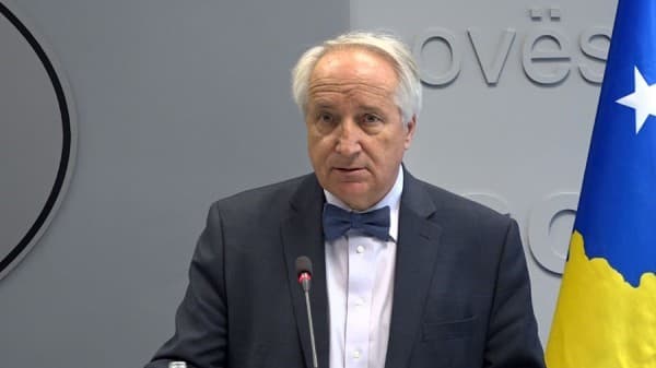 Rifat Latifi: Sistemi publik i kujdesit shëndetësor mbeti i pafinancuar vit pas viti