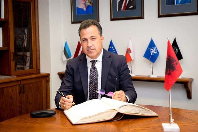 Ministri i Mbrojtjes së Shqipërisë: Vullnetplotë të bëjmë gjithçka që mundemi që Ukraina të triumfojë