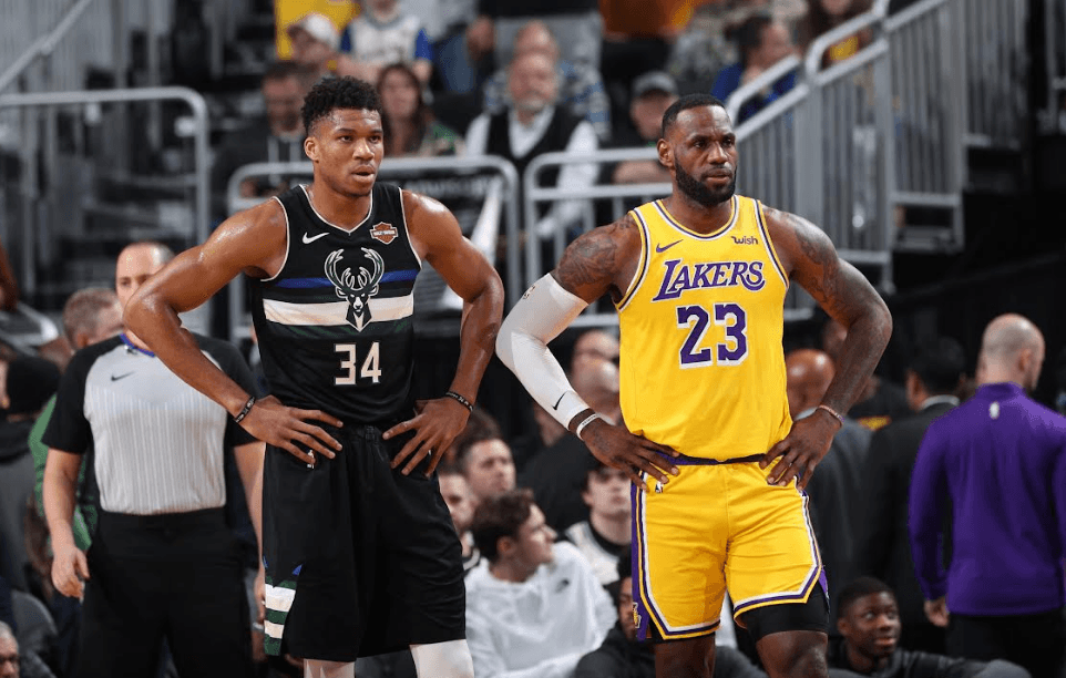 Kampionët e Milwaukee ndeshen me Lakersat e Lebron James, ndeshja ekskluzivisht në Artmotion