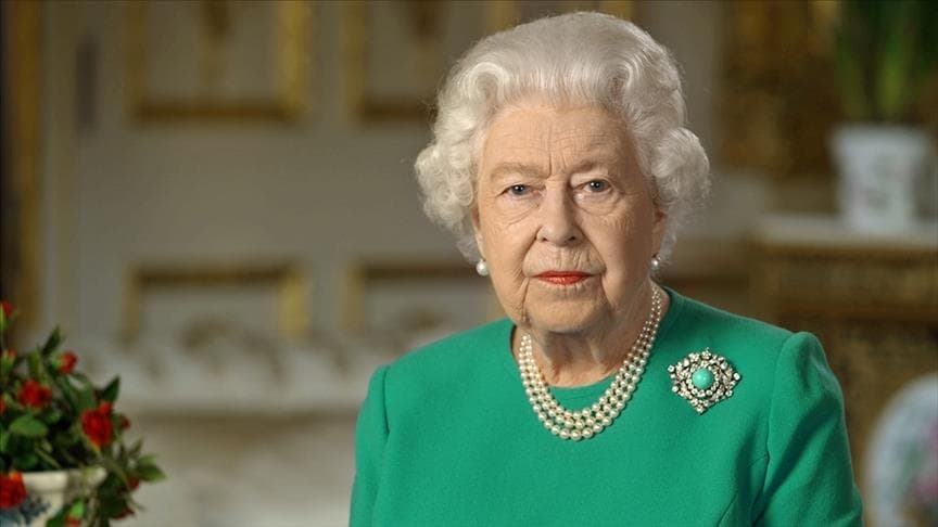 Mbretëresha Elizabeth II është gjallë, blogu kërkon falje pasi raportoi që ajo kishte vdekur