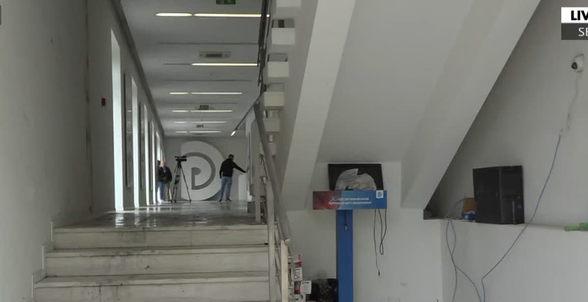 Hiqen dyert e blinduara në selinë e PD-së