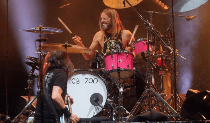 Anëtari i rok-bendit 'Foo Fighters' vdes në moshën 50 vjeçare