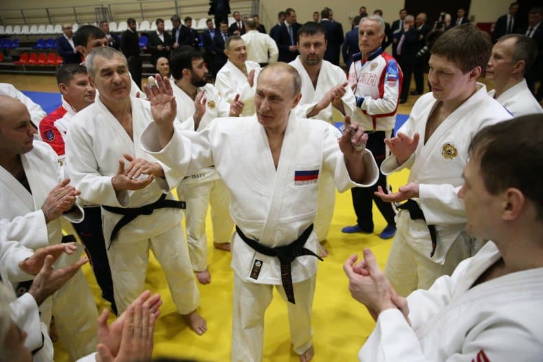 Lufta në Ukrainë, Taekwondo i heq Putinit rripin e nderit që iu dha më 2013