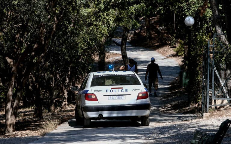 Një shqiptar arratiset nga spitali i burgut në Greqi